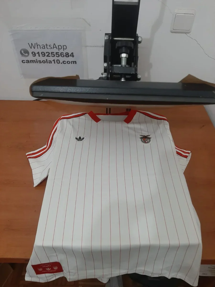 Camisola Retro Branca SL Benfica 25/26 – Edição Especial (Esgotado)